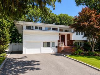 31 Holbrook Road, Centereach, NY 11720