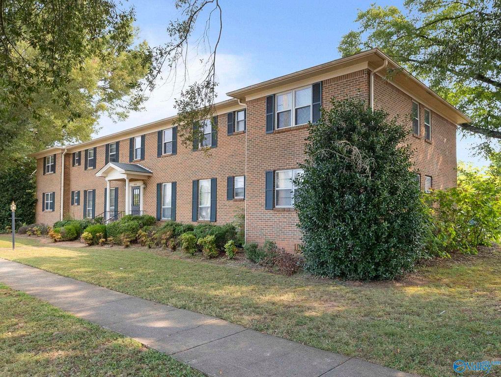 8223 Bailey Cove Road C, Huntsville, AL 35802