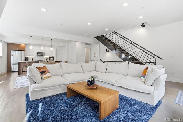 1945 W 34th Avenue, Denver, CO 80211