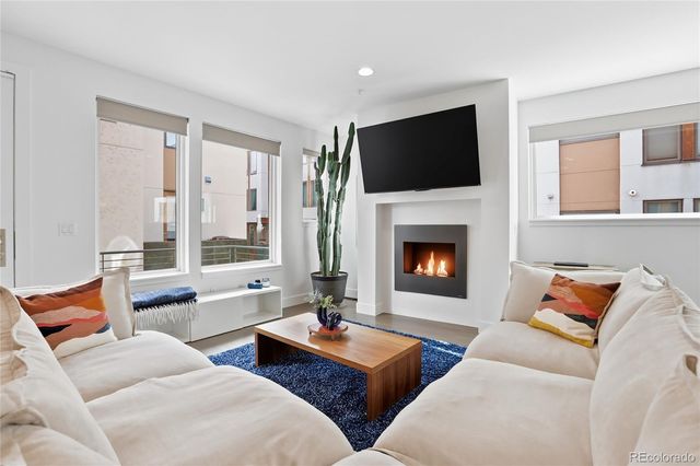 1945 W 34th Avenue, Denver, CO 80211