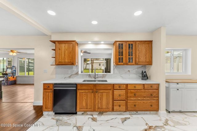 498 Chamberlin Avenue NW, Palm Bay, FL 32907