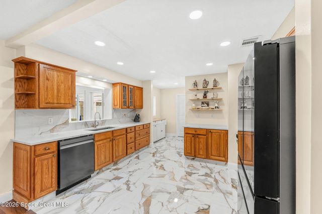 498 Chamberlin Avenue NW, Palm Bay, FL 32907