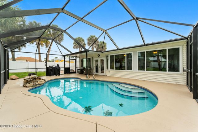 498 Chamberlin Avenue NW, Palm Bay, FL 32907
