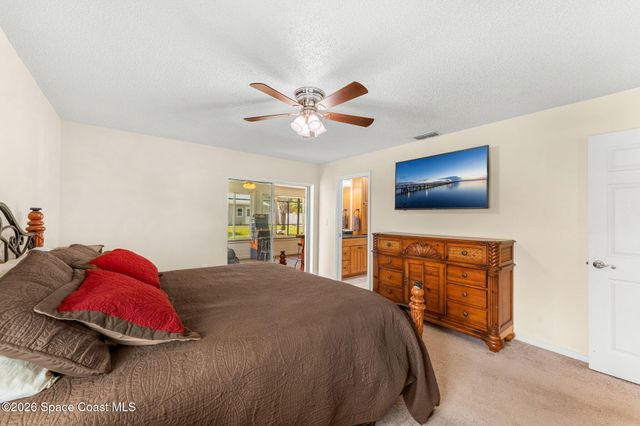 498 Chamberlin Avenue NW, Palm Bay, FL 32907