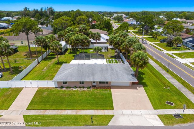 498 Chamberlin Avenue NW, Palm Bay, FL 32907