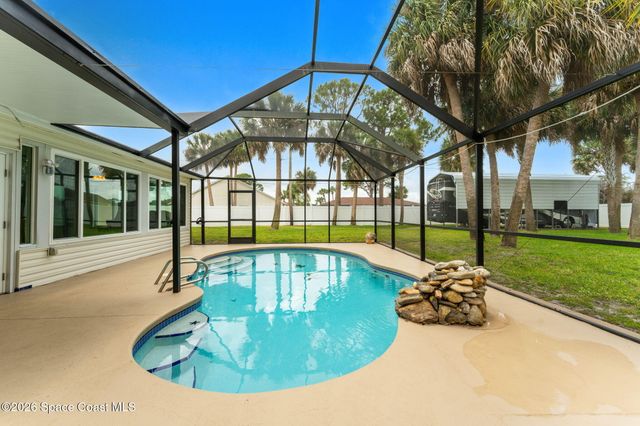 498 Chamberlin Avenue NW, Palm Bay, FL 32907