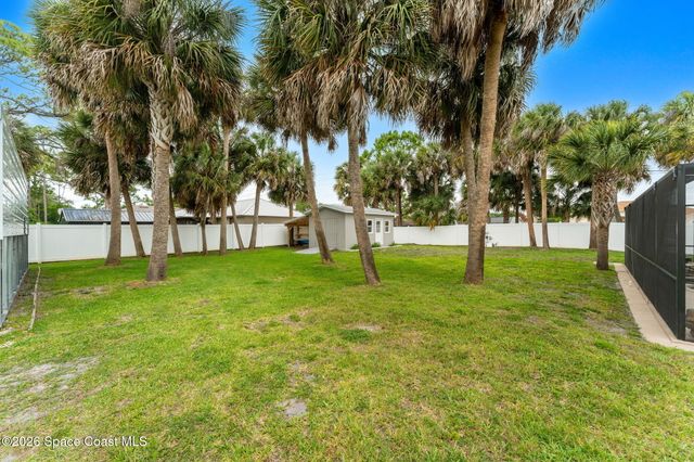 498 Chamberlin Avenue NW, Palm Bay, FL 32907