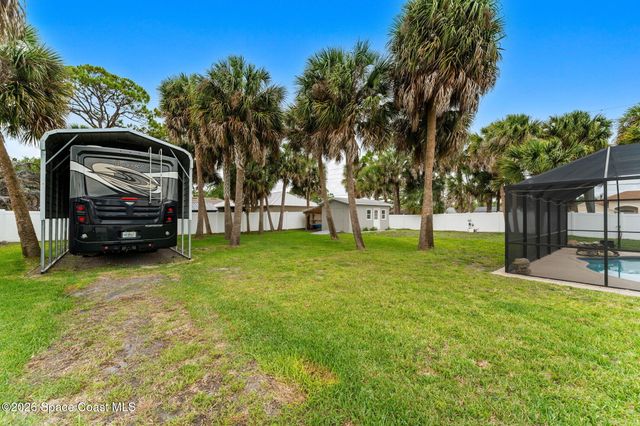 498 Chamberlin Avenue NW, Palm Bay, FL 32907