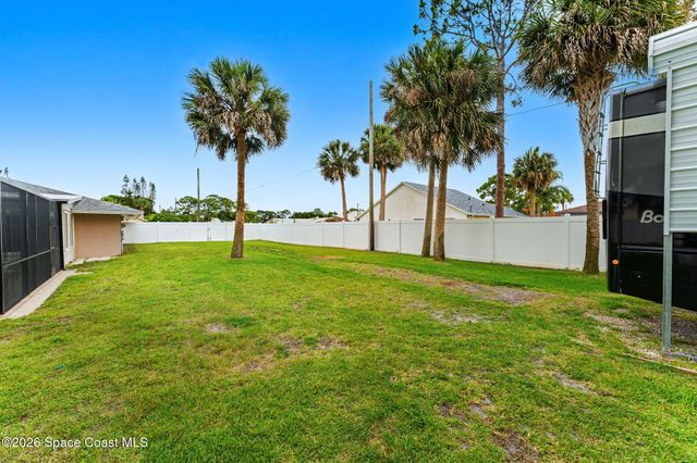 498 Chamberlin Avenue NW, Palm Bay, FL 32907