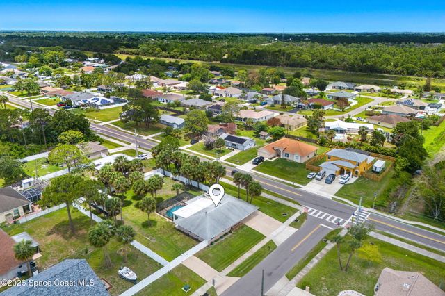 498 Chamberlin Avenue NW, Palm Bay, FL 32907