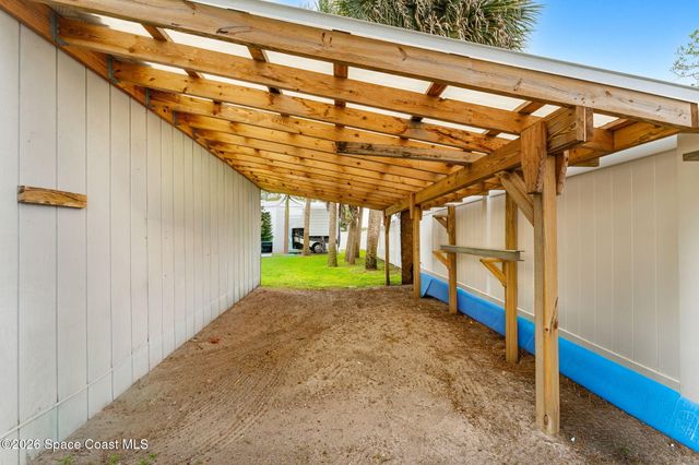 498 Chamberlin Avenue NW, Palm Bay, FL 32907