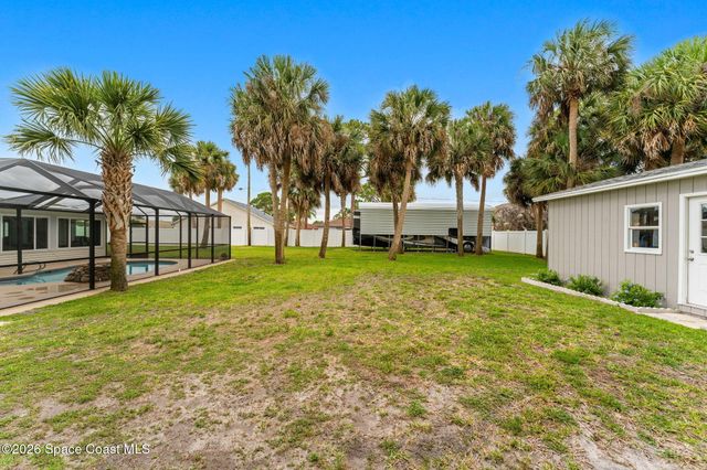 498 Chamberlin Avenue NW, Palm Bay, FL 32907