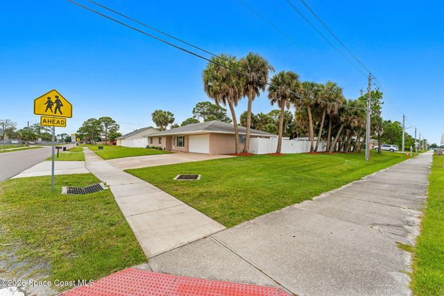 498 Chamberlin Avenue NW, Palm Bay, FL 32907
