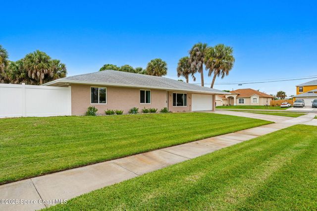 498 Chamberlin Avenue NW, Palm Bay, FL 32907