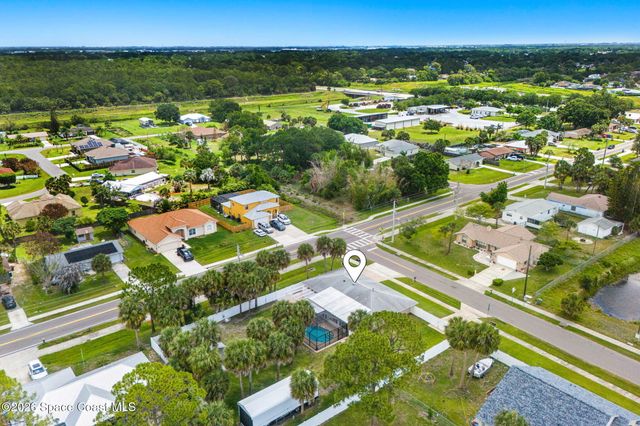 498 Chamberlin Avenue NW, Palm Bay, FL 32907