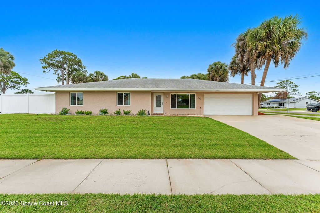 498 Chamberlin Avenue NW, Palm Bay, FL 32907