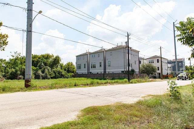 2306 Live Oak Street, Houston, TX 77004