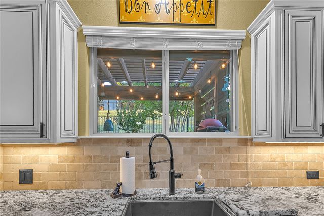 4512 Seventeen Lakes Court, Fort Worth, TX 76262