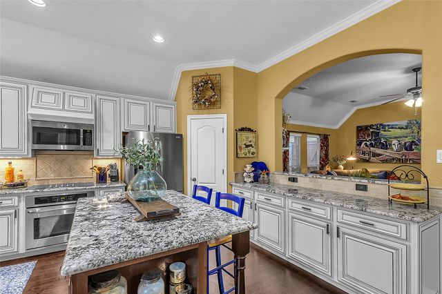 4512 Seventeen Lakes Court, Fort Worth, TX 76262