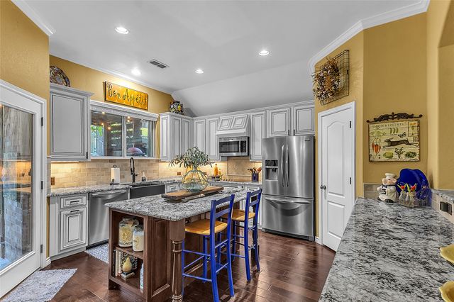 4512 Seventeen Lakes Court, Fort Worth, TX 76262