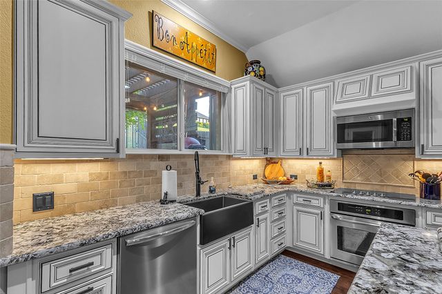 4512 Seventeen Lakes Court, Fort Worth, TX 76262