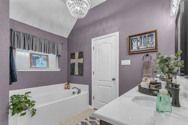 4512 Seventeen Lakes Court, Fort Worth, TX 76262