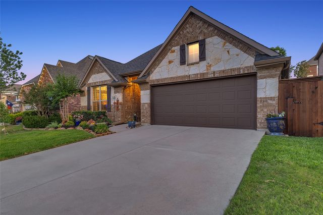 4512 Seventeen Lakes Court, Fort Worth, TX 76262