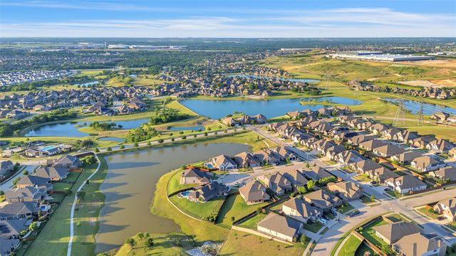 4512 Seventeen Lakes Court, Fort Worth, TX 76262