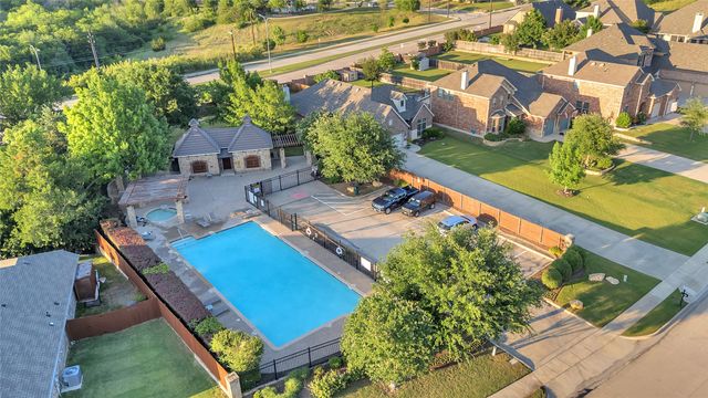 4512 Seventeen Lakes Court, Fort Worth, TX 76262