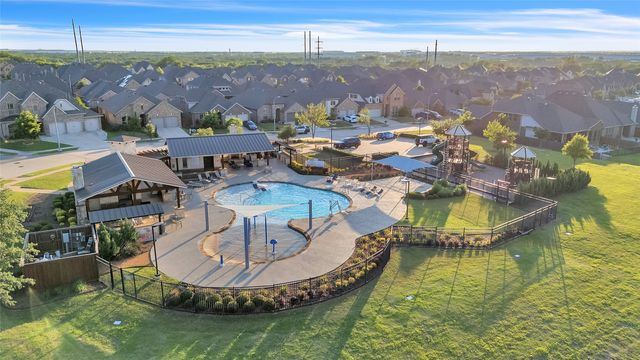 4512 Seventeen Lakes Court, Fort Worth, TX 76262