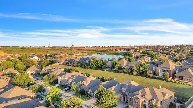 4512 Seventeen Lakes Court, Fort Worth, TX 76262