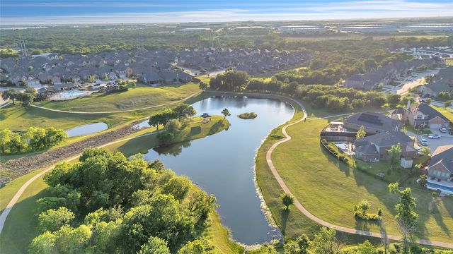4512 Seventeen Lakes Court, Fort Worth, TX 76262