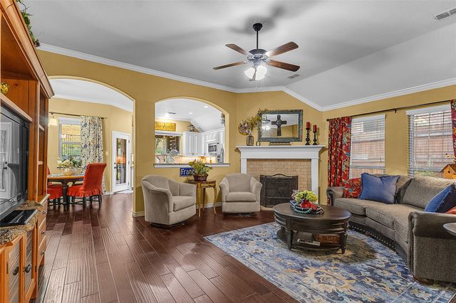 4512 Seventeen Lakes Court, Fort Worth, TX 76262