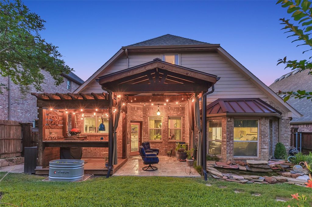 4512 Seventeen Lakes Court, Fort Worth, TX 76262