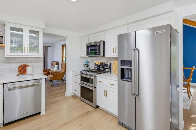 3355 E Normandy DRIVE, Oak Creek, WI 53154