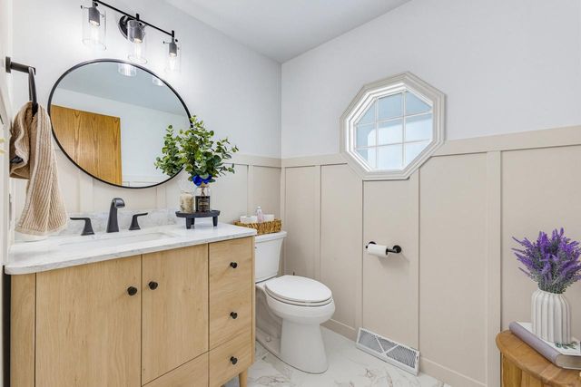 3355 E Normandy DRIVE, Oak Creek, WI 53154