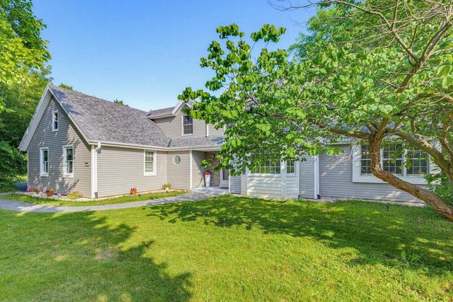 3355 E Normandy DRIVE, Oak Creek, WI 53154