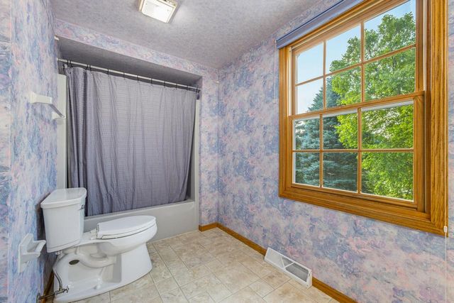 3355 E Normandy DRIVE, Oak Creek, WI 53154