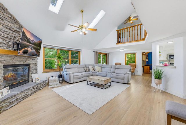 3355 E Normandy DRIVE, Oak Creek, WI 53154