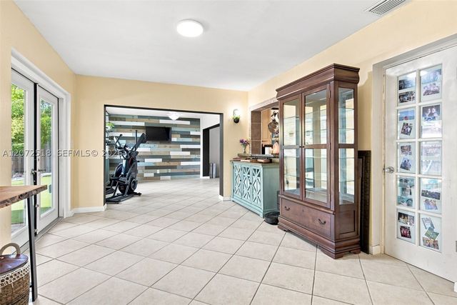 7640 NW 8th St, Pembroke Pines, FL 33024