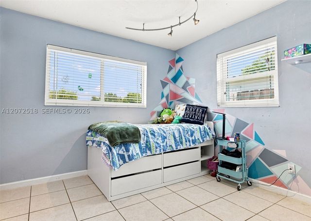 7640 NW 8th St, Pembroke Pines, FL 33024