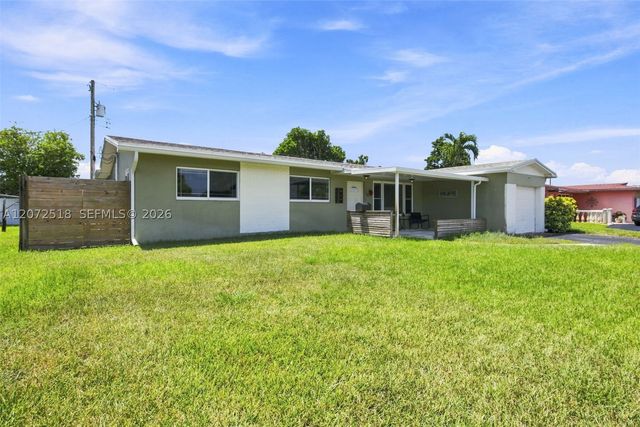7640 NW 8th St, Pembroke Pines, FL 33024