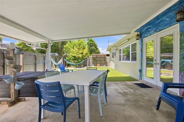 7640 NW 8th St, Pembroke Pines, FL 33024