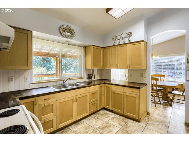 14788 Ne DAVID Ct, Newberg, OR 97132