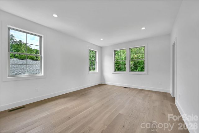 225 Edgewood Road S, Asheville, NC 28803
