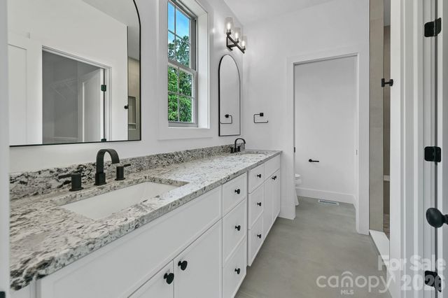 225 Edgewood Road S, Asheville, NC 28803