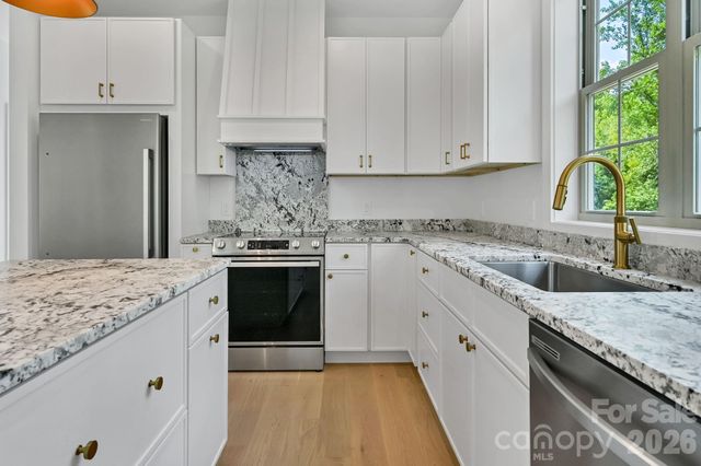 225 Edgewood Road S, Asheville, NC 28803