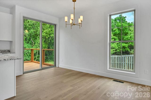 225 Edgewood Road S, Asheville, NC 28803