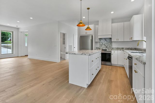 225 Edgewood Road S, Asheville, NC 28803