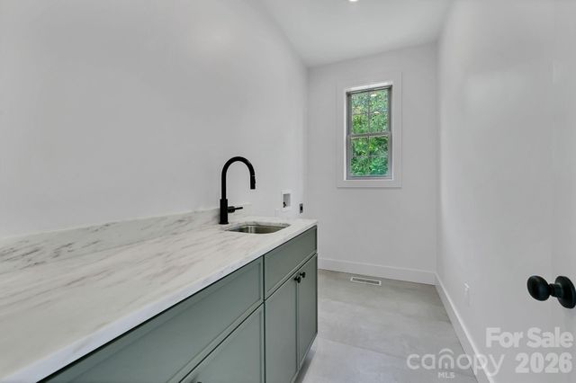 225 Edgewood Road S, Asheville, NC 28803